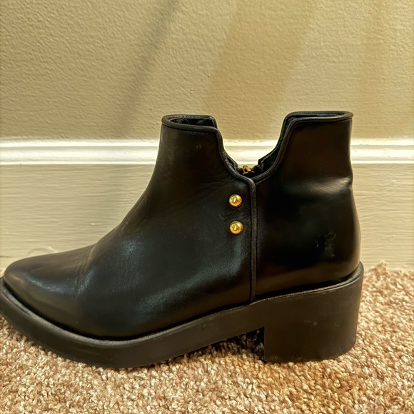 STINE GOYA size 39 Black Leather Shoes with Gold Detail - Picture 4 of 9